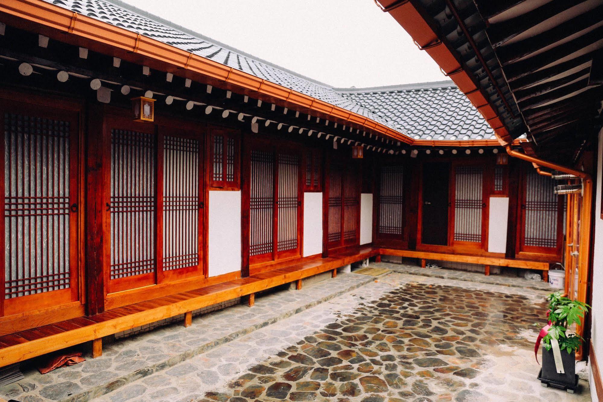 Bibimbap Hanok Guesthouse Insadong Сеул Екстер'єр фото